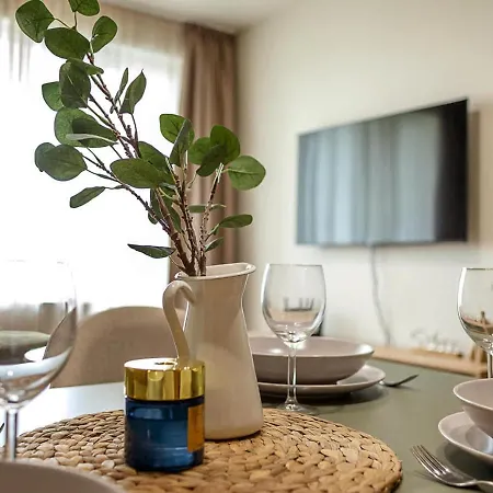 公寓 Stylish Flat With Parking - St Constantine & Helena By Flat Mаnаger *