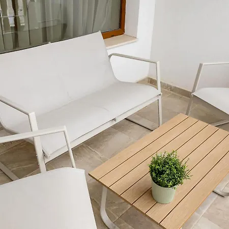 公寓 Stylish Flat With Parking - St Constantine & Helena By Flat Mаnаger *